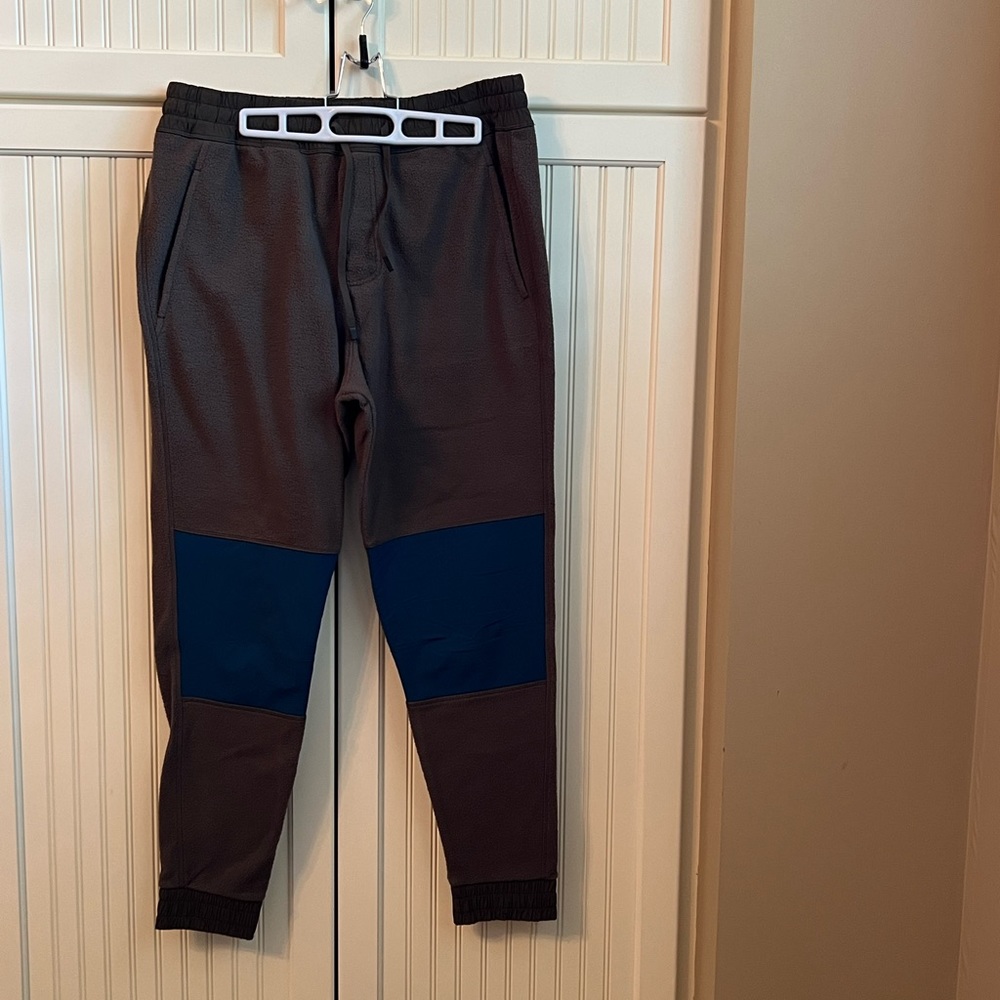 NWT - Cotopaxi - Men's Abrazo Fleece Jogger - Colors: Iron & Indigo - Size: M